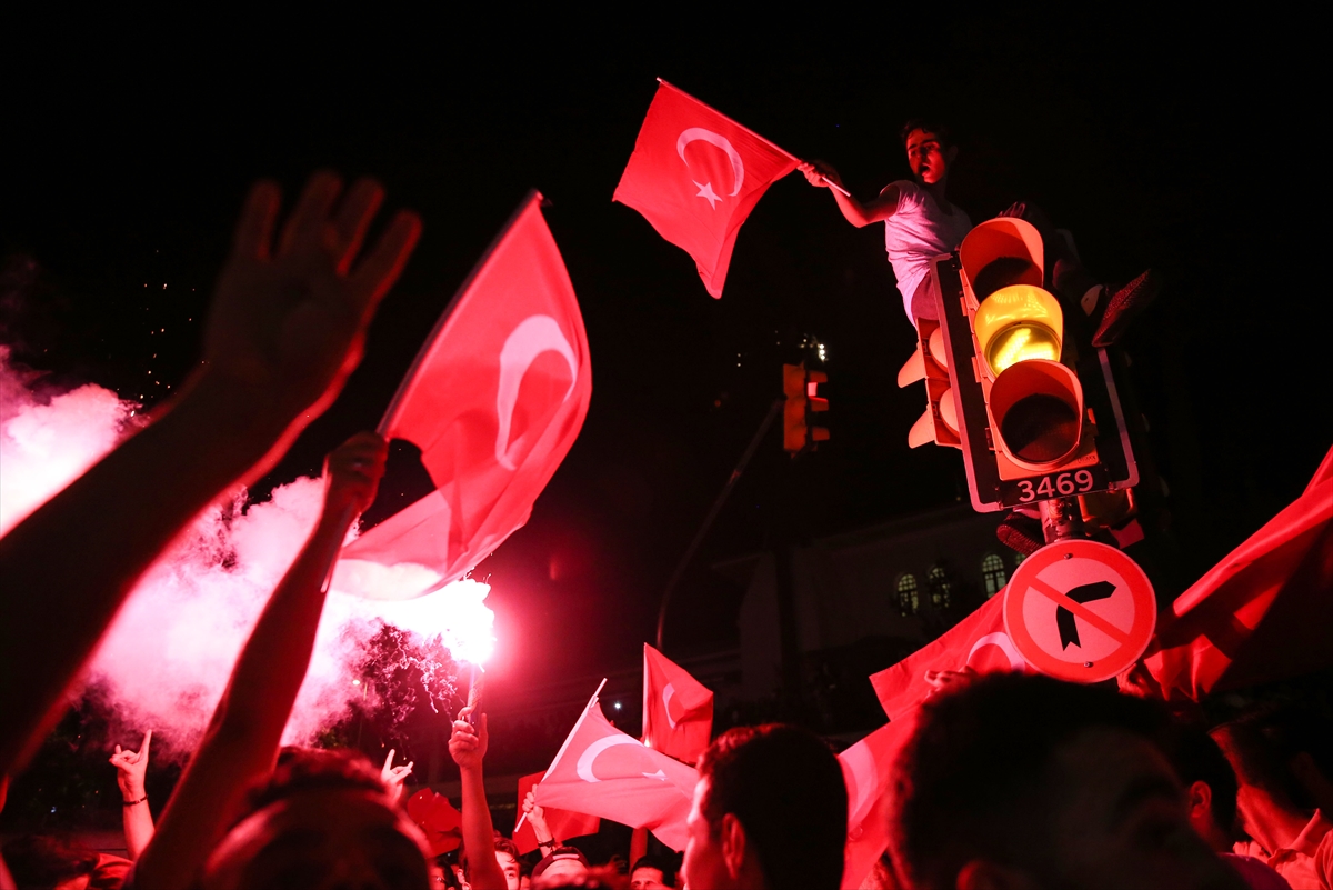 Türkiye'nin dört bir yanında millet sokaklarda! - 29