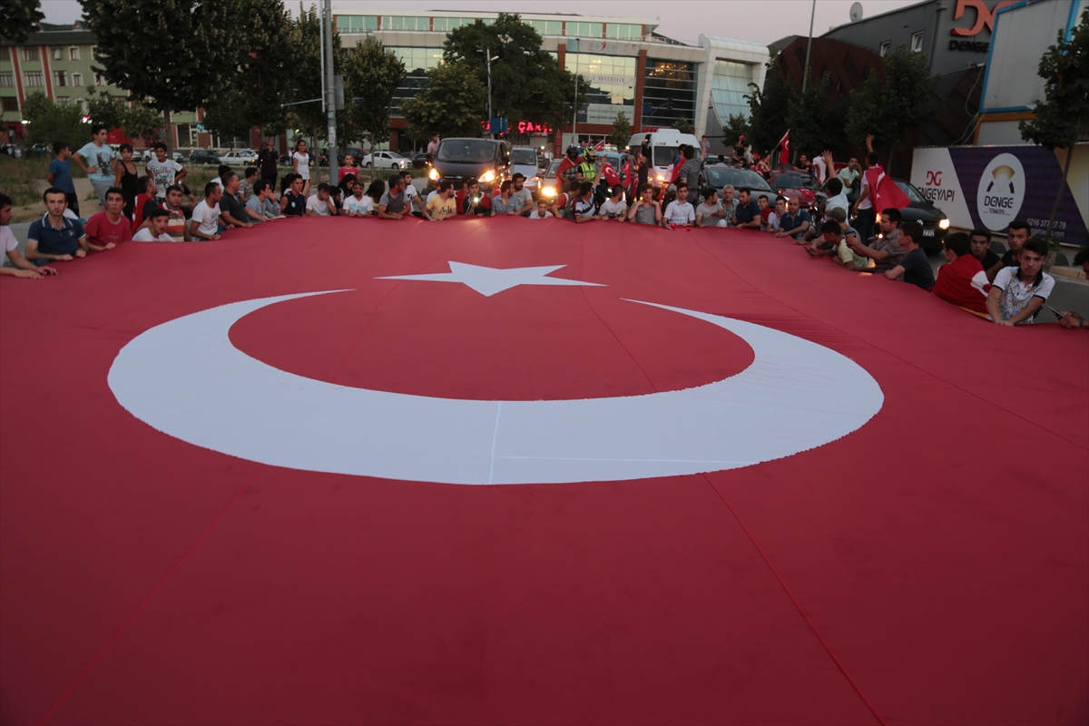 Türkiye'nin dört bir yanında millet sokaklarda! - 36