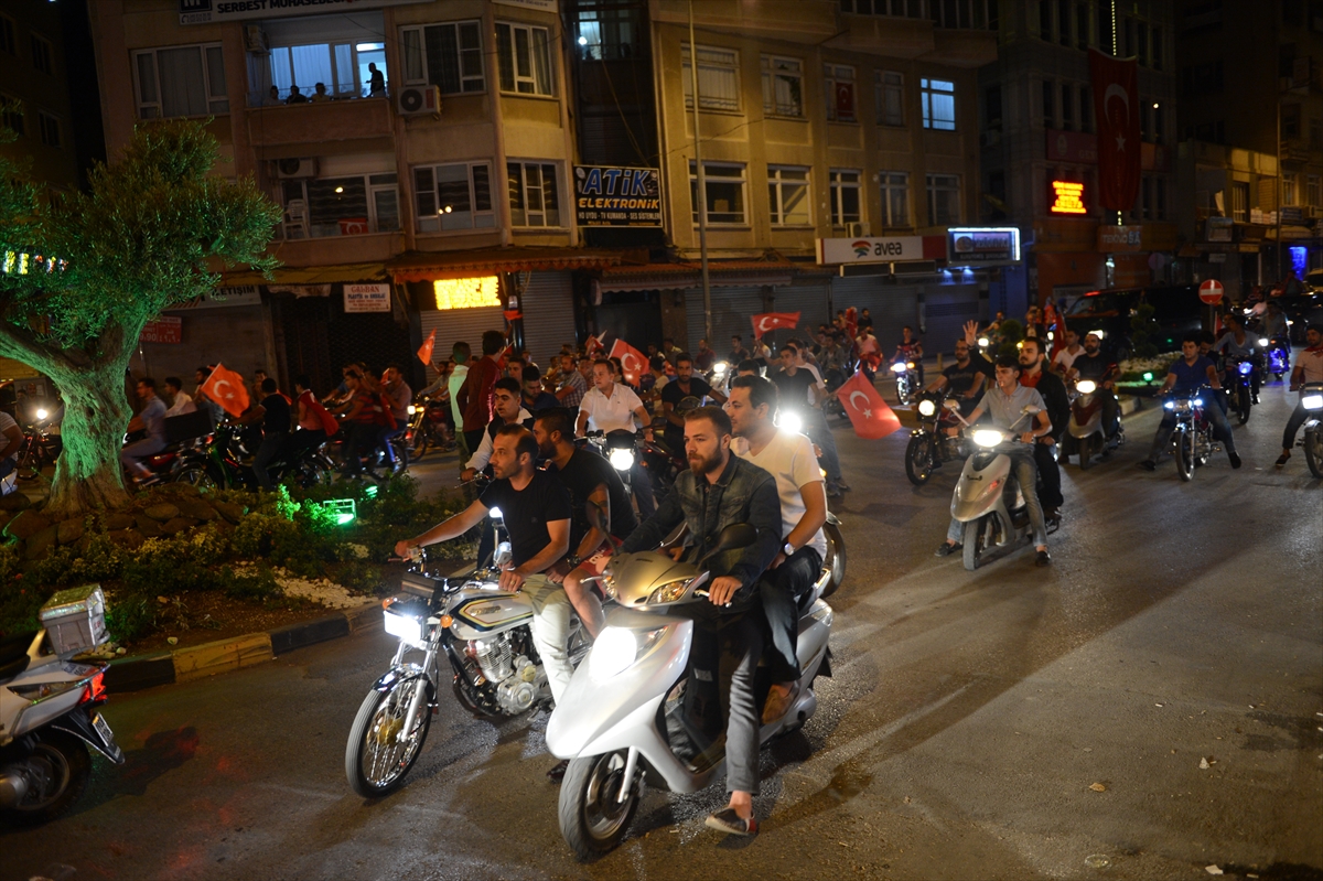 Türkiye'nin dört bir yanında millet sokaklarda! - 34