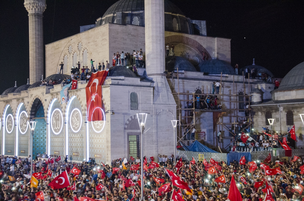 Türkiye'nin dört bir yanında millet sokaklarda! - 39