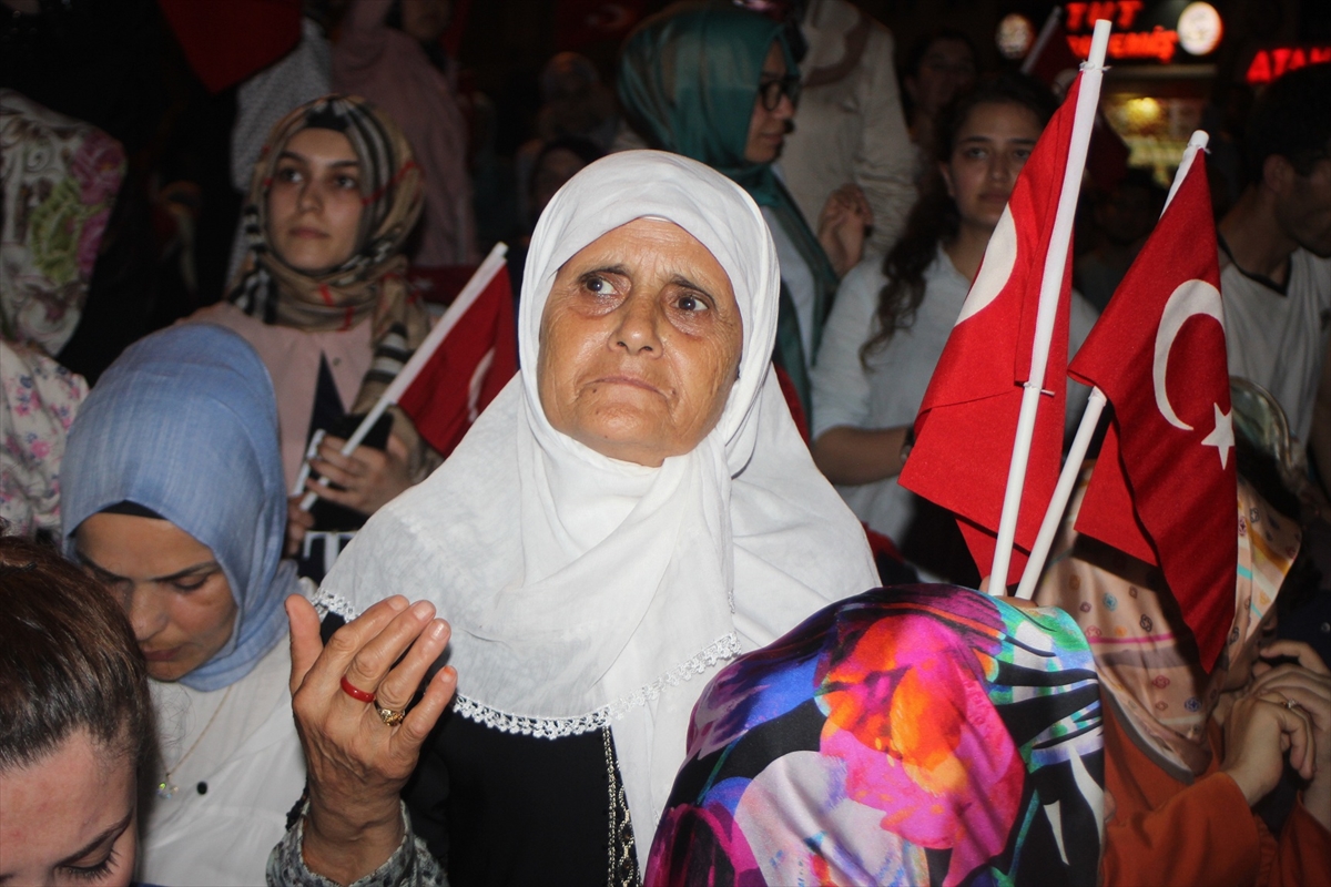 Türkiye'nin dört bir yanında millet sokaklarda! - 37