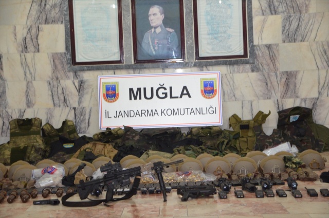 Marmaris'teki darbeciler mühimmatlarını bırakıp kaçtı - 11