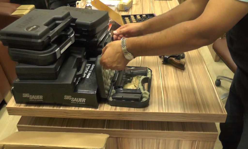 Tutuklanan savcının odasından çıkanlar - 4