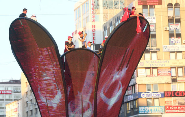 Halk meydanları boş bırakmıyor - 5