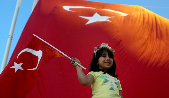 Halk meydanları boş bırakmıyor - 22