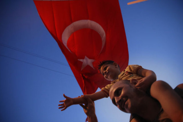 Halk meydanları boş bırakmıyor - 19