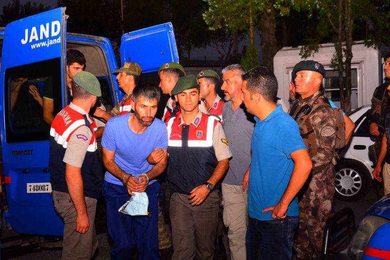 Darbecilerin cephaneleri ele geçirildi - 12