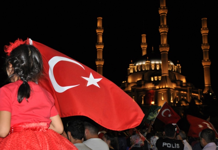 Darbecilere karşı nöbet sürüyor - 701