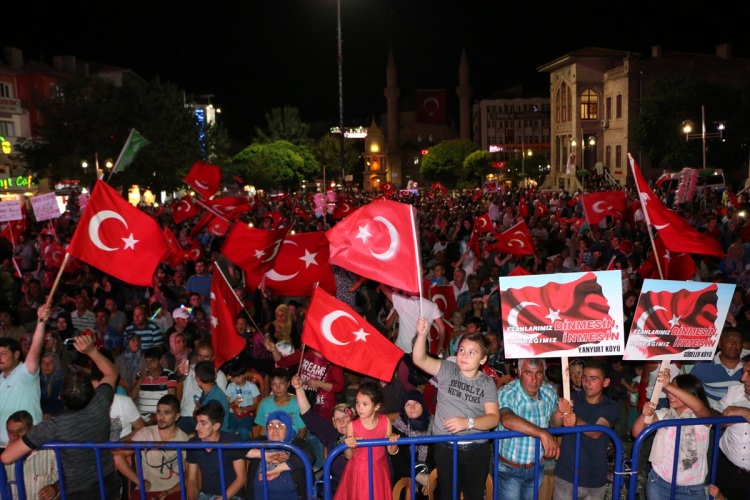 Darbecilere karşı nöbet sürüyor - 714