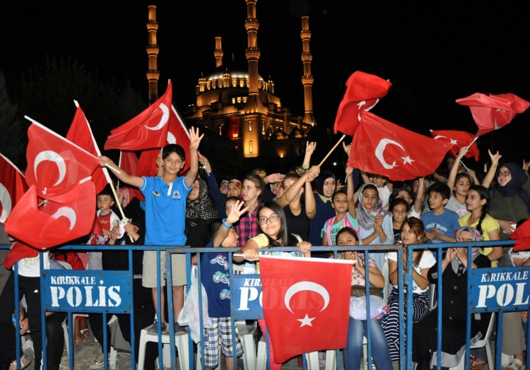 Darbecilere karşı nöbet sürüyor - 743