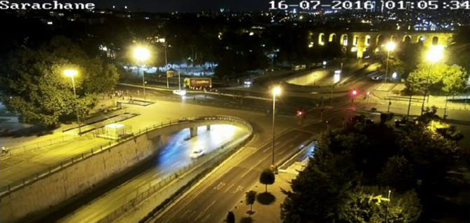 Cuntacılar İBB önünde vatandaşa böyle kurşun yağdırdı - 833