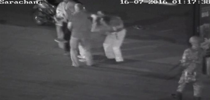 Cuntacılar İBB önünde vatandaşa böyle kurşun yağdırdı - 889