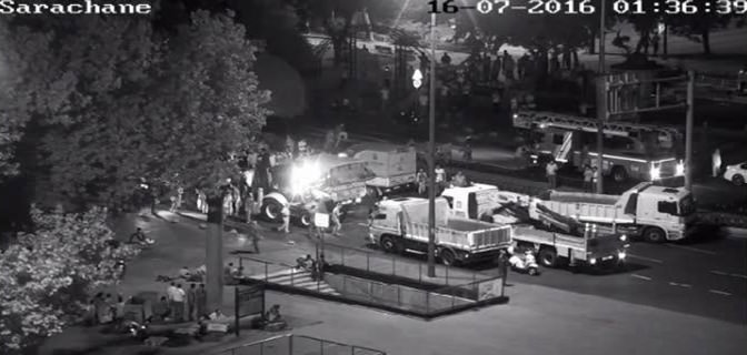 Cuntacılar İBB önünde vatandaşa böyle kurşun yağdırdı - 856