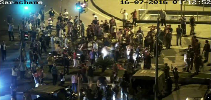 Cuntacılar İBB önünde vatandaşa böyle kurşun yağdırdı - 643