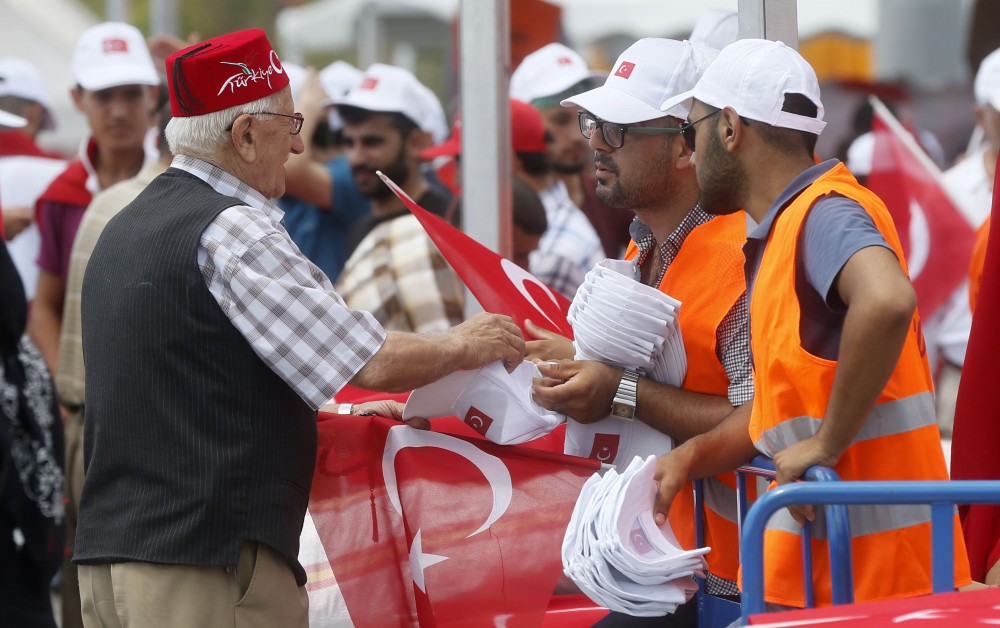 Demokrasi ve Şehitler Mitingi'nden ilk kareler... - 844