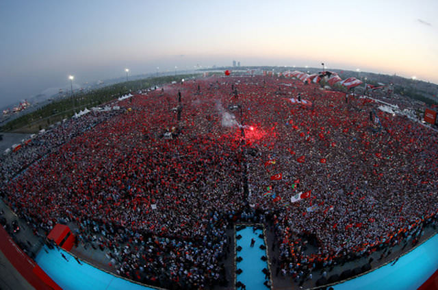 Rakamlarla tarihi Yenikapı mitingi - 2