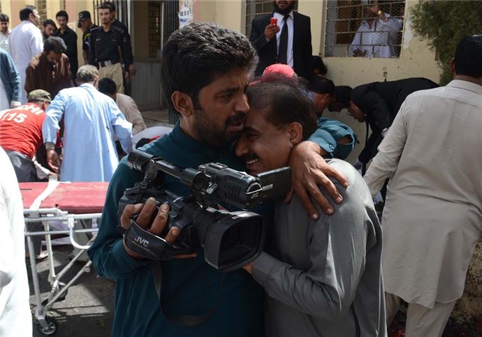 Pakistan'da hastaneye bombalı saldırı - 7