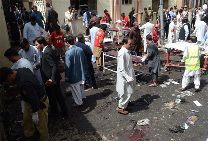 Pakistan'da hastaneye bombalı saldırı - 5