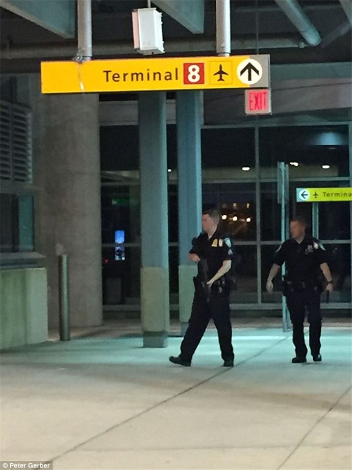 Amerika'da havalimanı boşaltıldı - 862