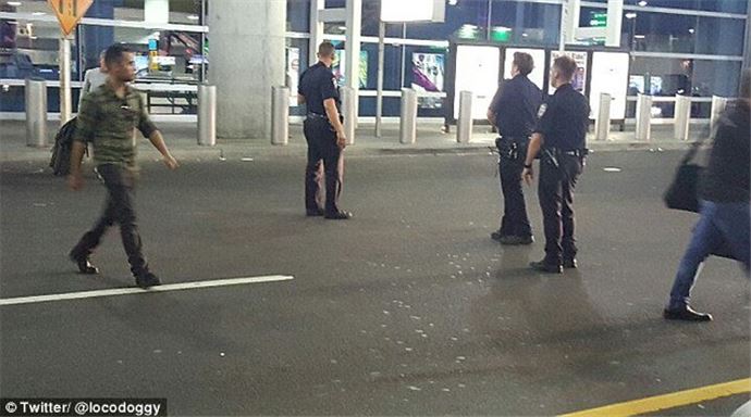 Amerika'da havalimanı boşaltıldı - 858