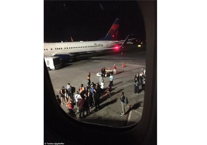 Amerika'da havalimanı boşaltıldı - 638