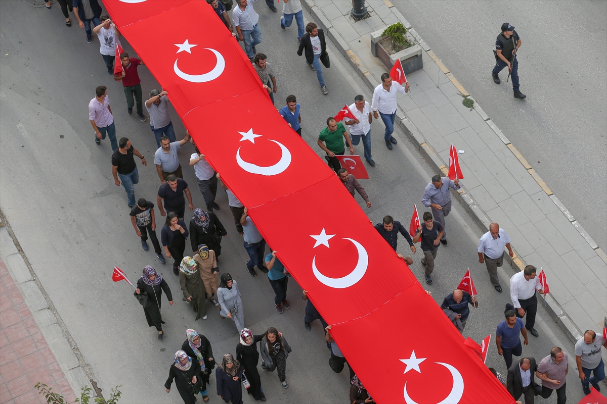 Van’da 'teröre lanet' yürüyüşü gerçekleştirildi - 23