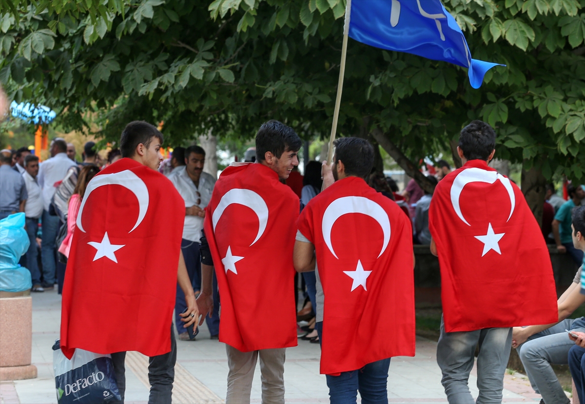 Van’da 'teröre lanet' yürüyüşü gerçekleştirildi - 17