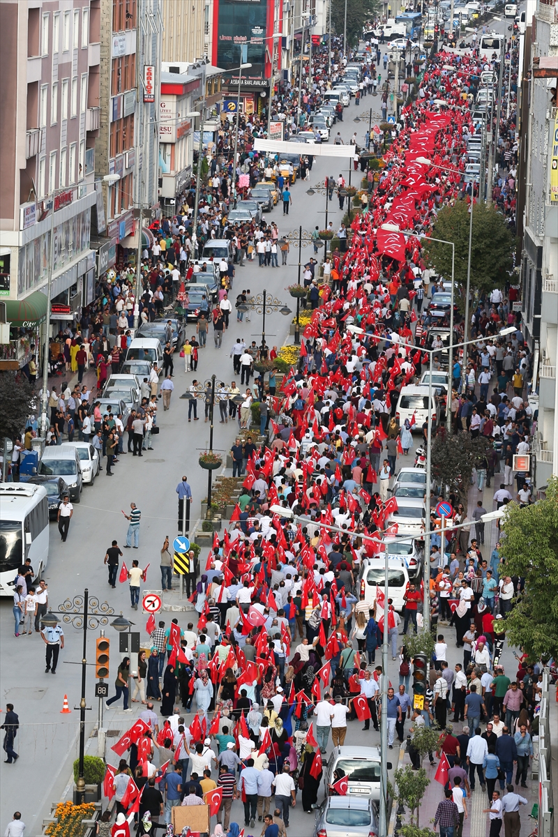 Van’da 'teröre lanet' yürüyüşü gerçekleştirildi - 4