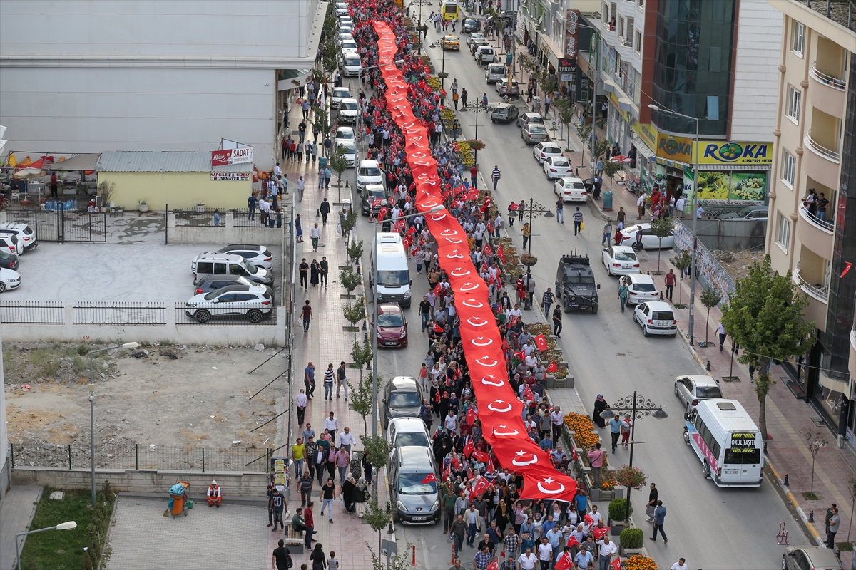Van’da 'teröre lanet' yürüyüşü gerçekleştirildi - 30
