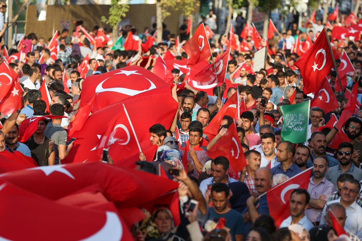 Van’da 'teröre lanet' yürüyüşü gerçekleştirildi - 21