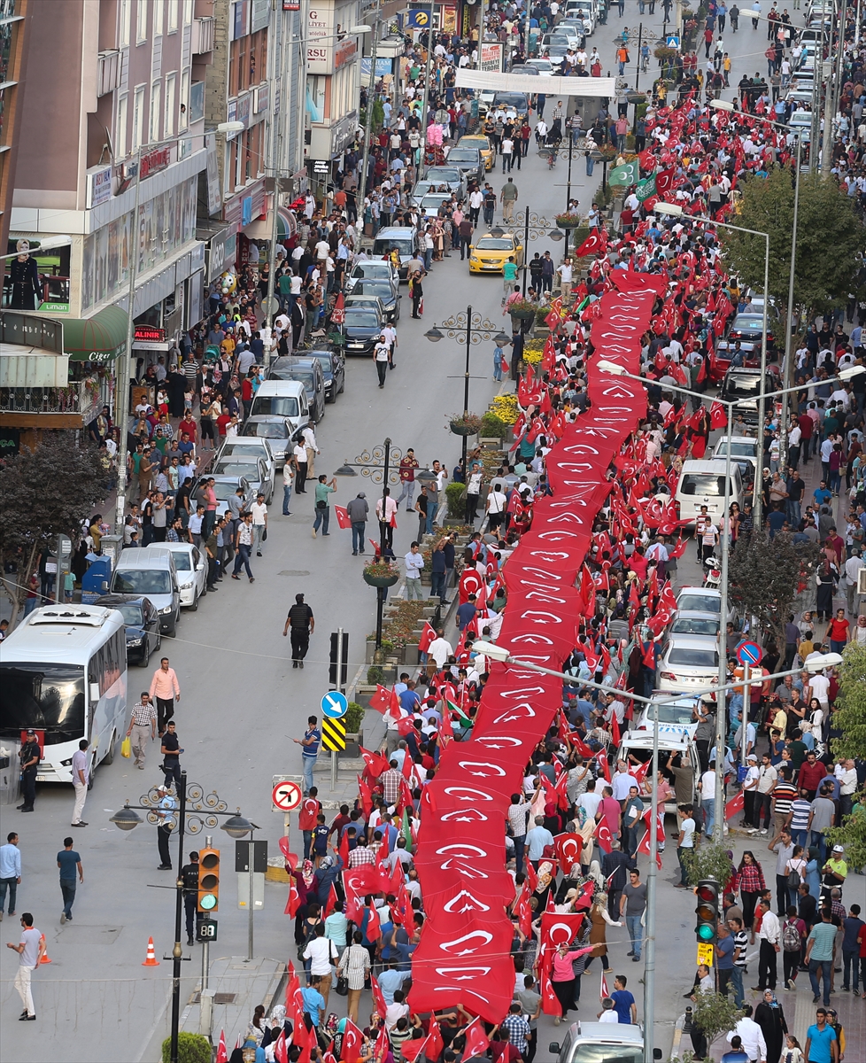 Van’da 'teröre lanet' yürüyüşü gerçekleştirildi - 32