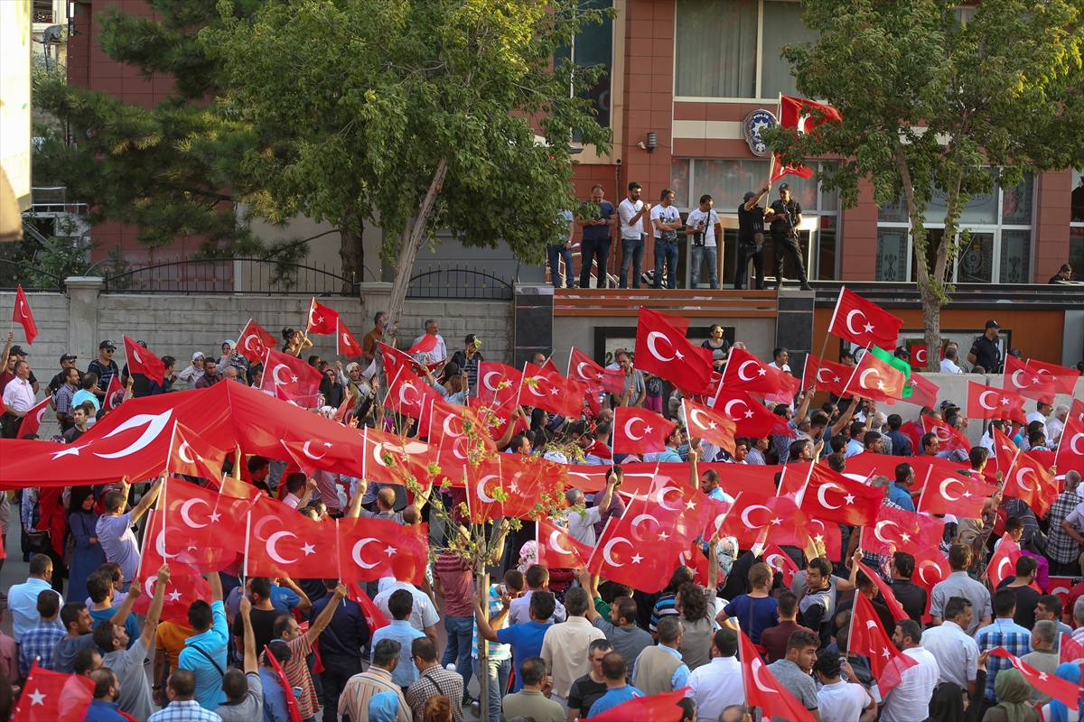 Van’da 'teröre lanet' yürüyüşü gerçekleştirildi - 29