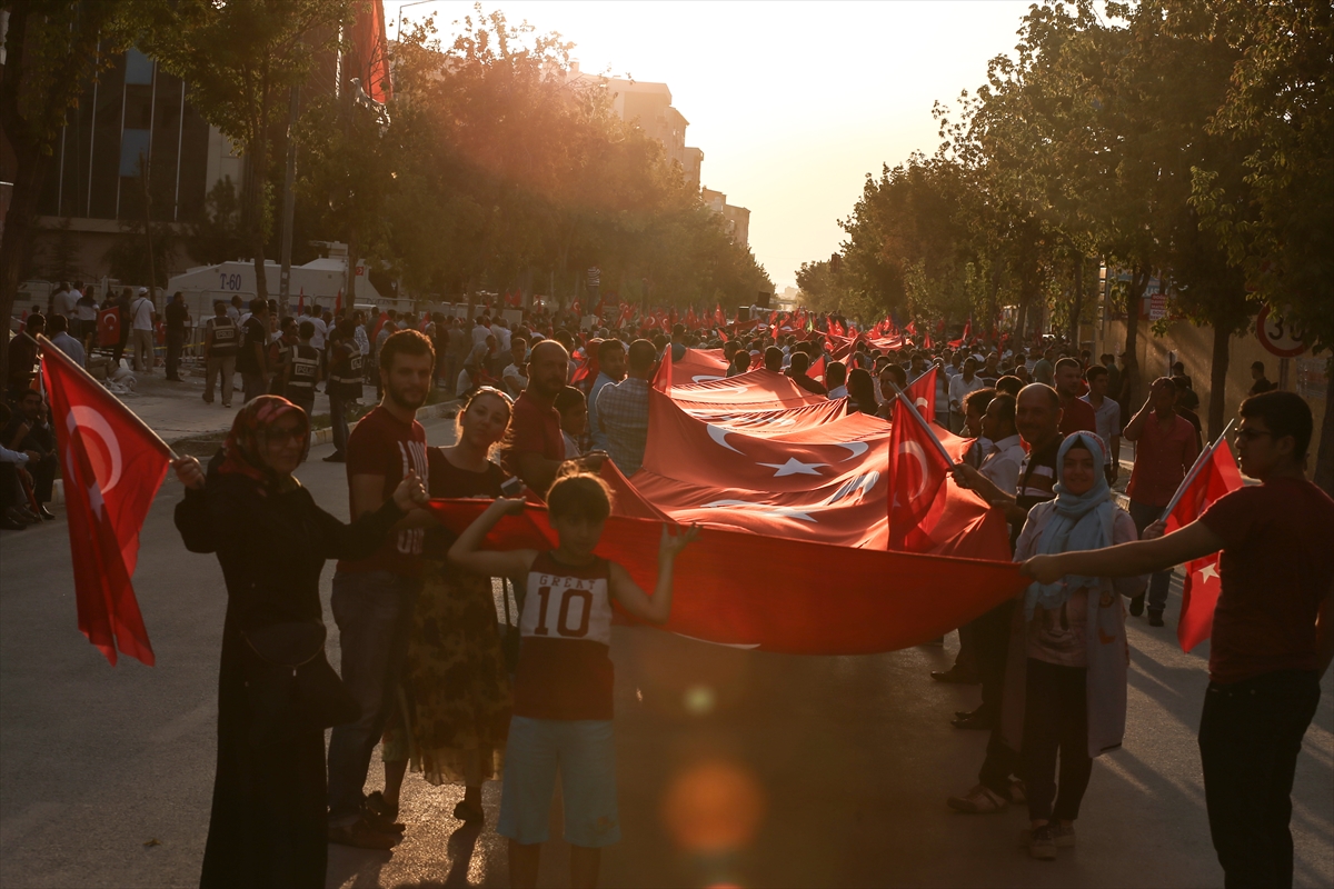 Van’da 'teröre lanet' yürüyüşü gerçekleştirildi - 12