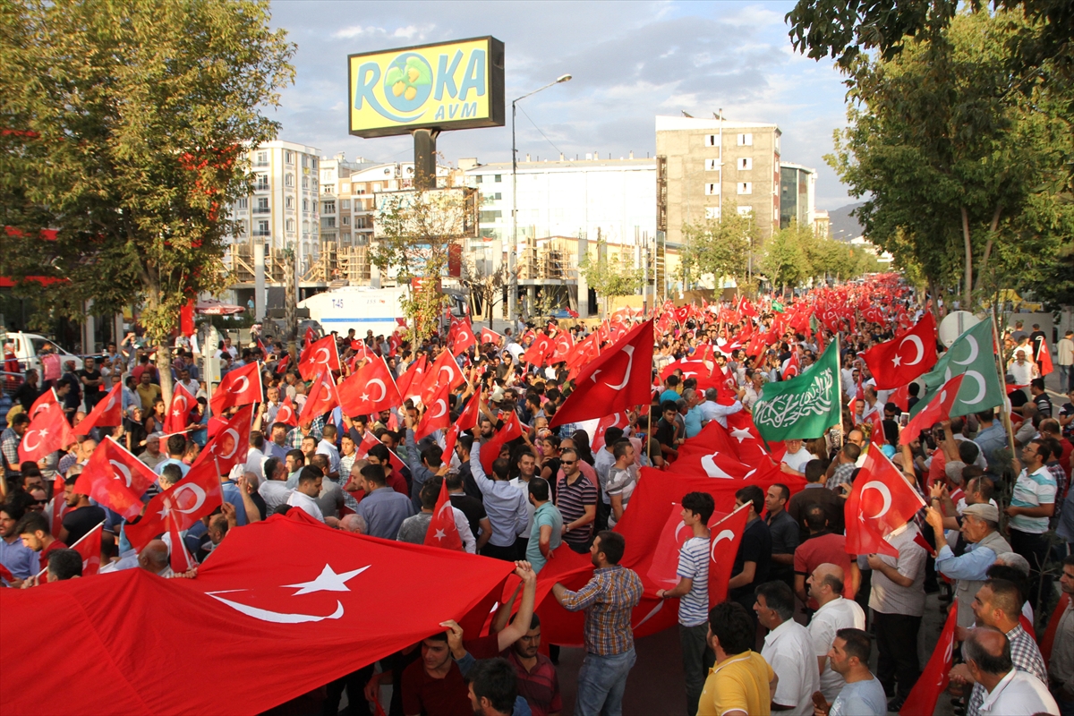 Van’da 'teröre lanet' yürüyüşü gerçekleştirildi - 3