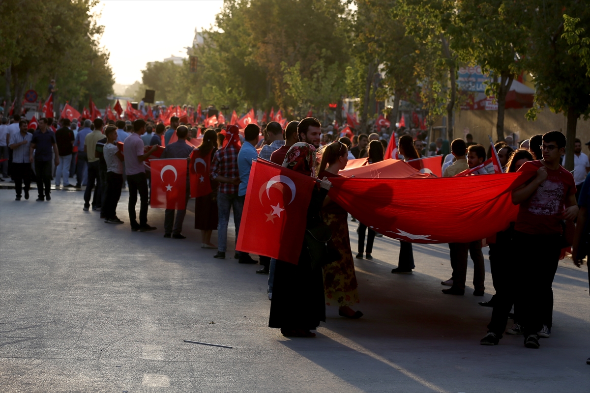 Van’da 'teröre lanet' yürüyüşü gerçekleştirildi - 6