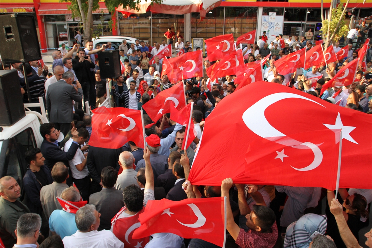 Van’da 'teröre lanet' yürüyüşü gerçekleştirildi - 18