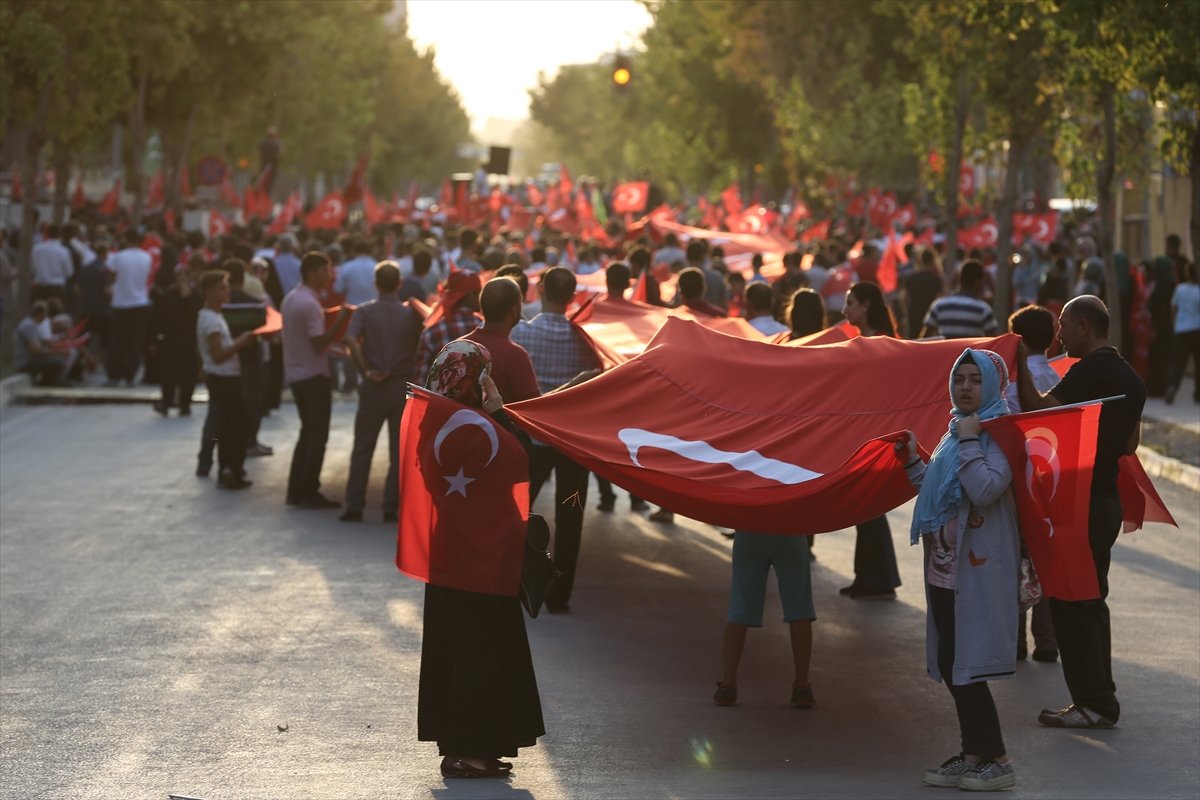 Van’da 'teröre lanet' yürüyüşü gerçekleştirildi - 10
