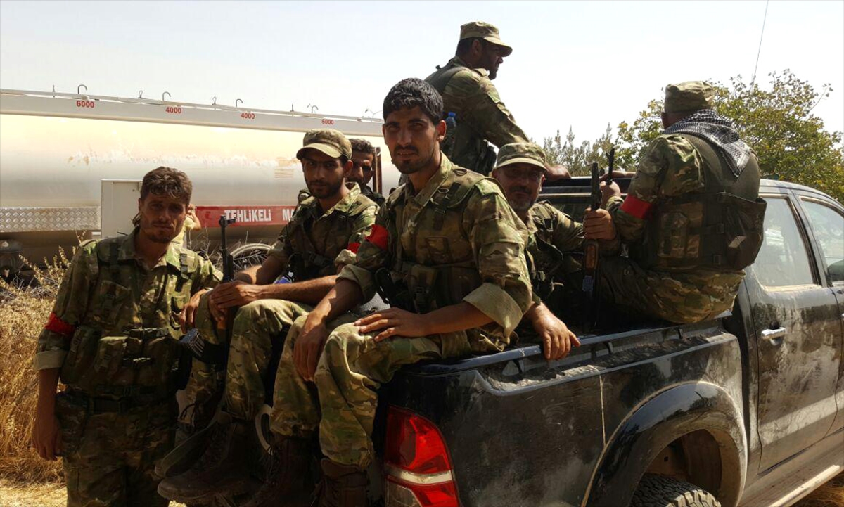 Fırat Kalkanı kapsamında ilerleyen muhaliflerden ilk görüntüler - 537