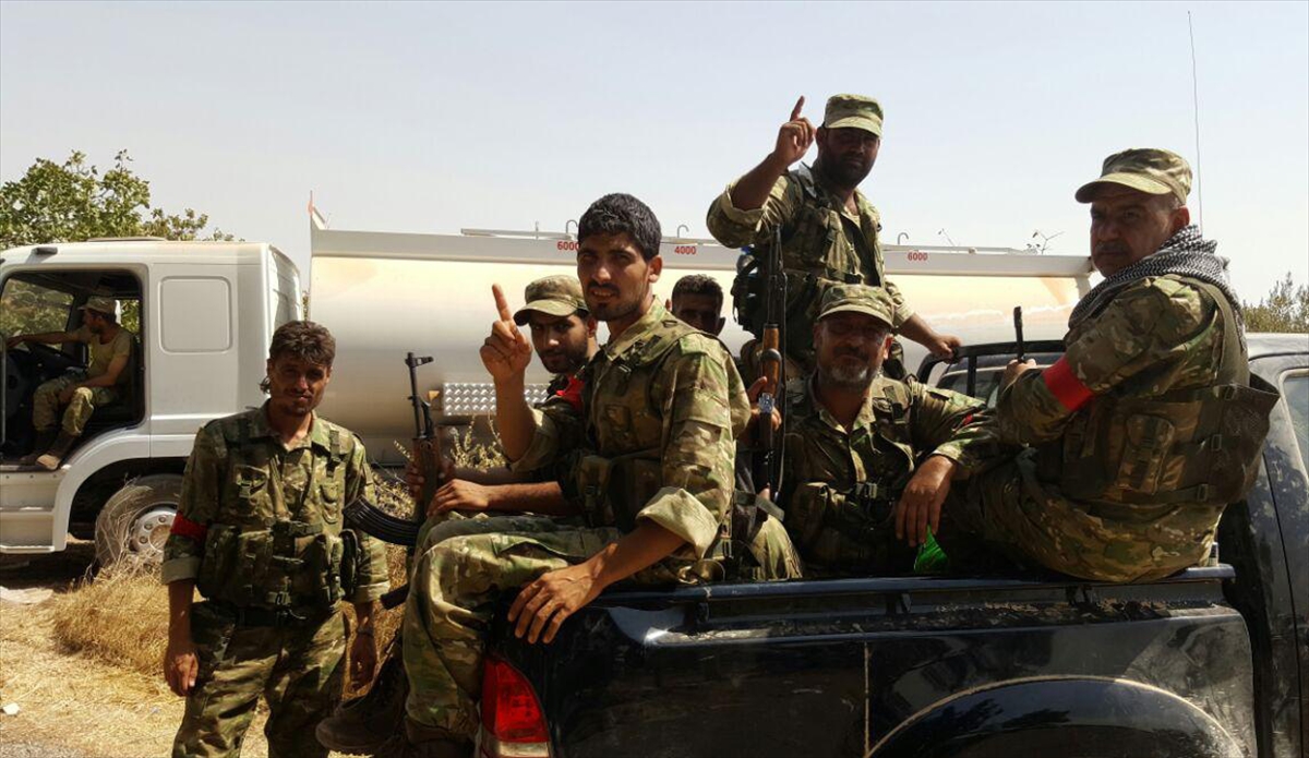 Fırat Kalkanı kapsamında ilerleyen muhaliflerden ilk görüntüler - 588