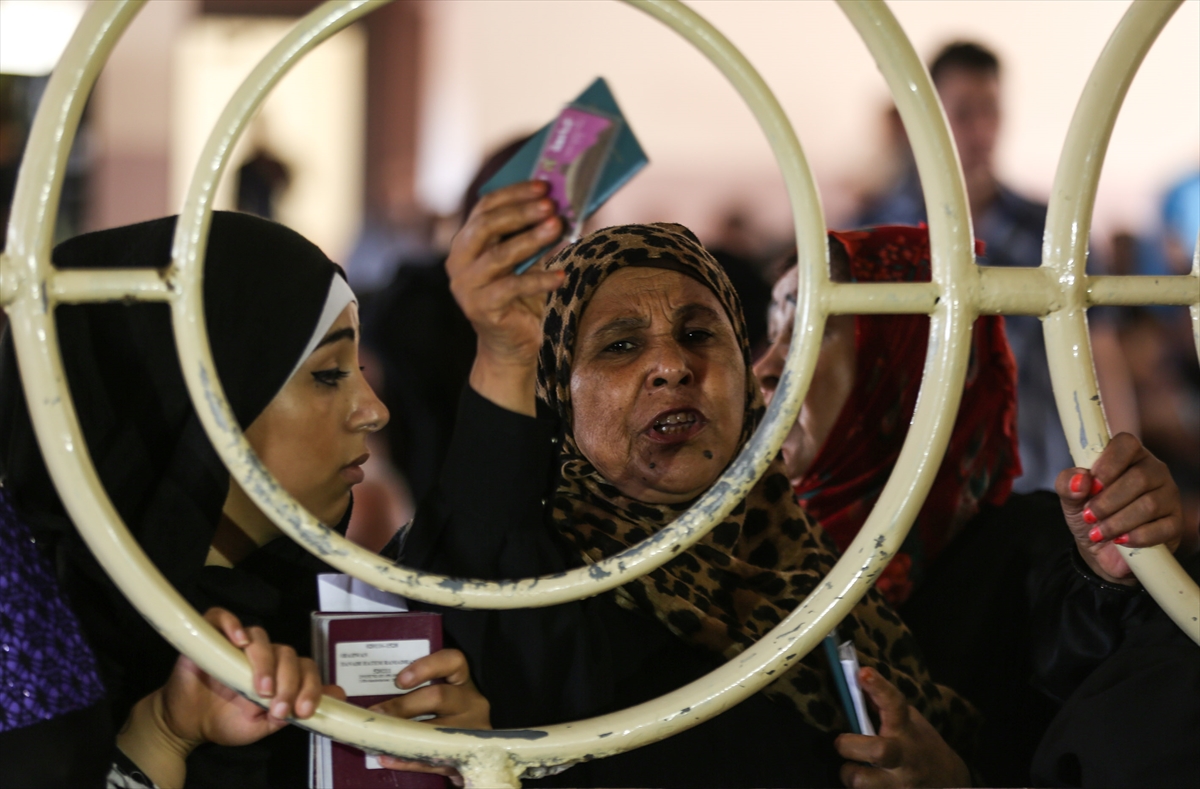 Refah Sınır Kapısı bugün de açık - 695