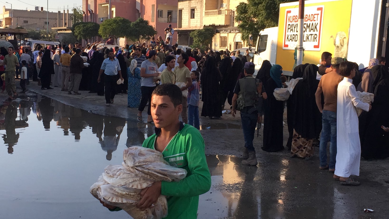 İHH’dan Cerablus’a 10 kamyonluk yardım - 557