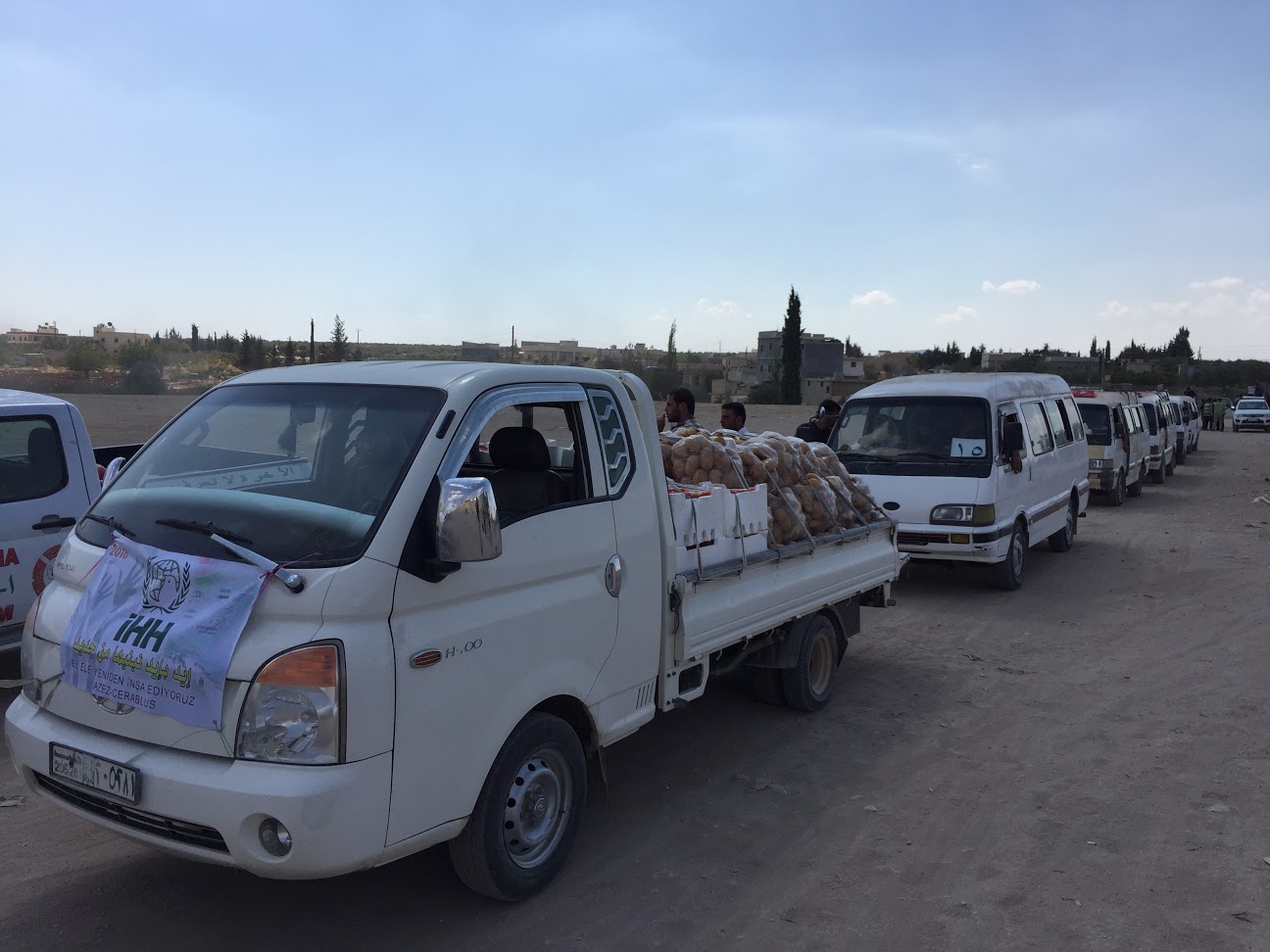 İHH’dan Cerablus’a 10 kamyonluk yardım - 622