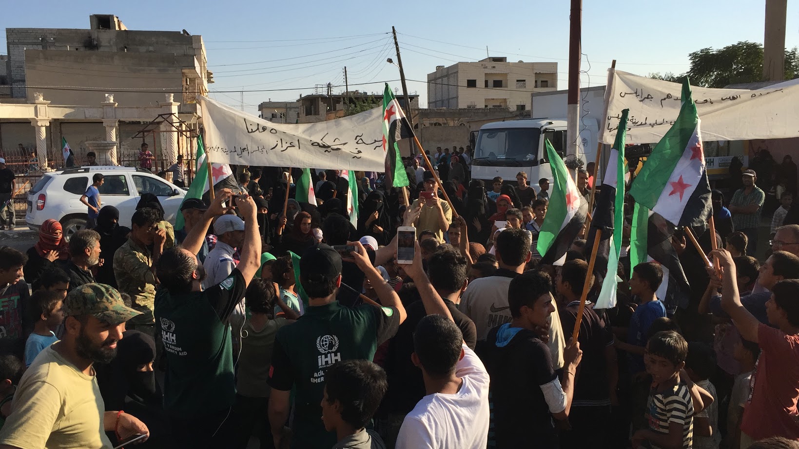 İHH’dan Cerablus’a 10 kamyonluk yardım - 544