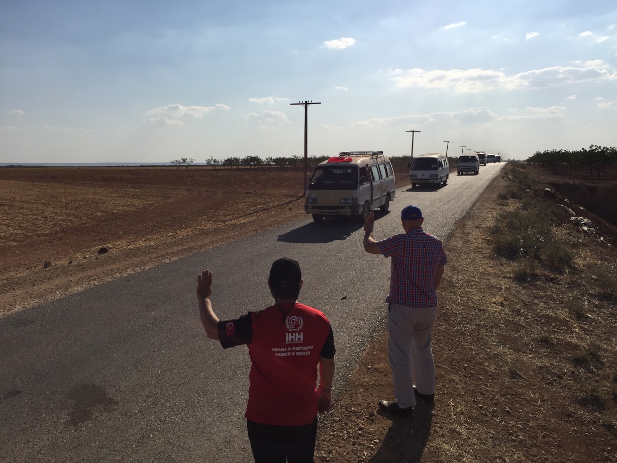 İHH’dan Cerablus’a 10 kamyonluk yardım - 796