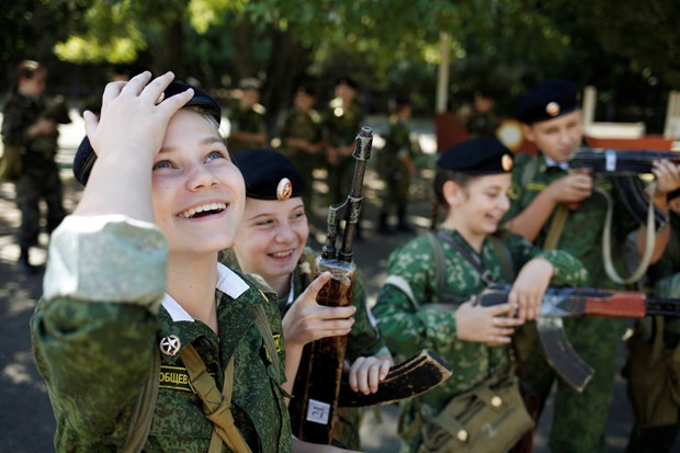 Putin çocuklardan ordu kurmaya hazırlanıyor - 13