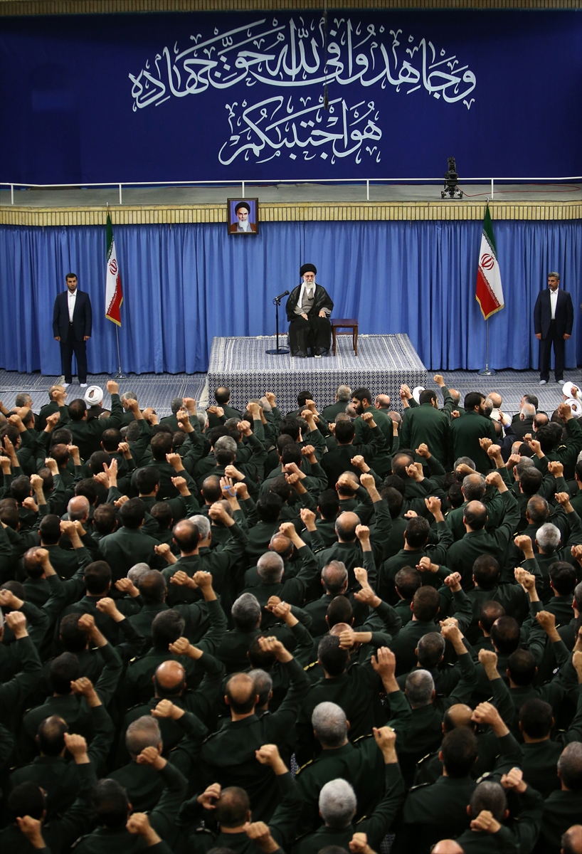 Hamaney Devrim Muhafızları ile görüştü - 662