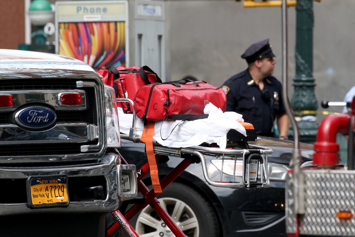 Chelsea'deki olay yeri inceleme gün boyunca devam etti - 865