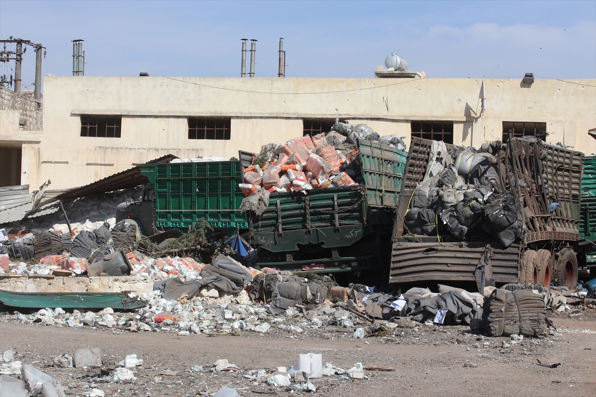 Esed rejiminin vurduğu yardım tırları - 893