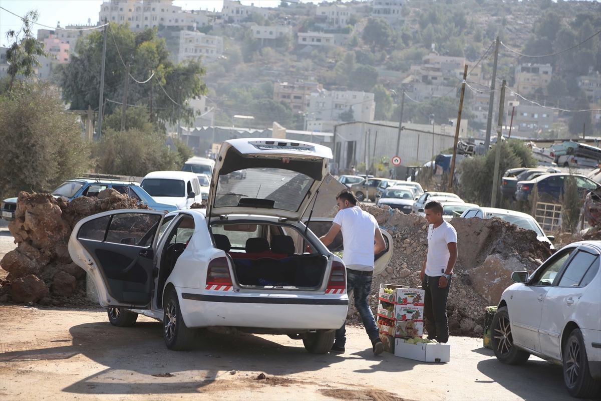 İsrail Filistinlilere ait beldeleri toprak ve beton bariyerlerle kapattı - 838