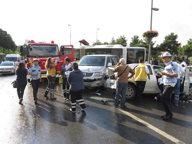 İstanbul'da metrobüs kazası - 915